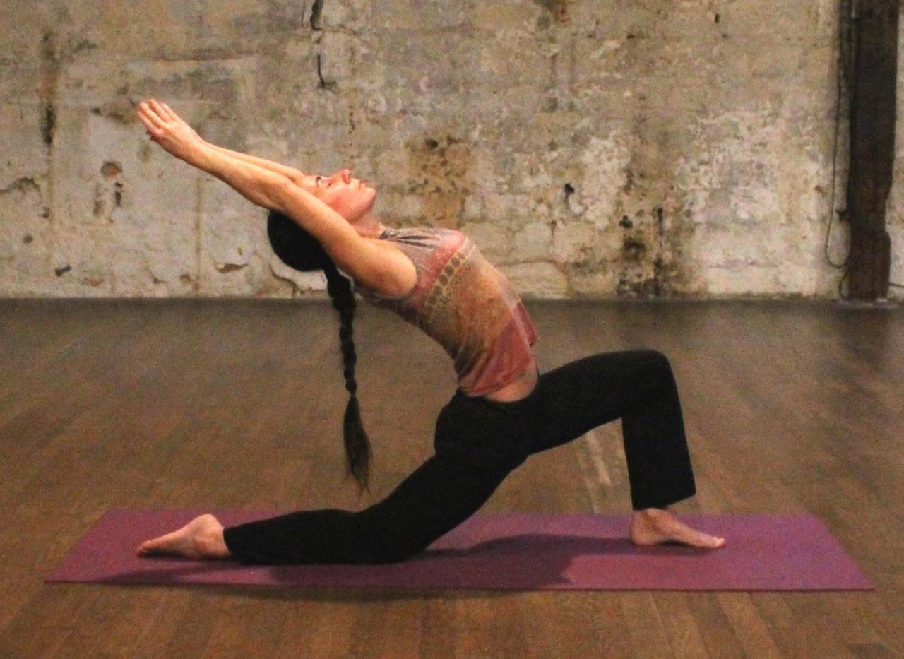 Anjaneyasana