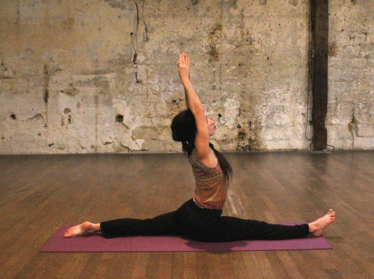 Hanumanasana