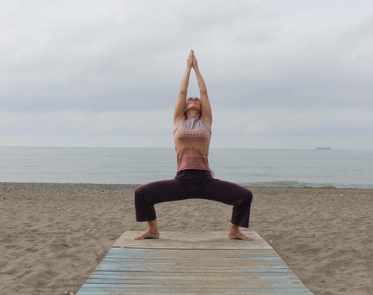 Kona utkatasana ('angle puissant)