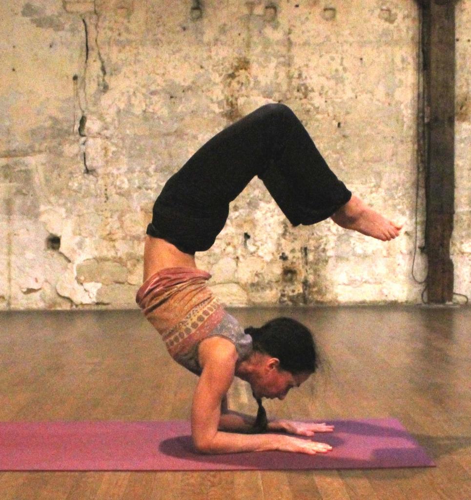 Vrischikasana, Le Scorpion