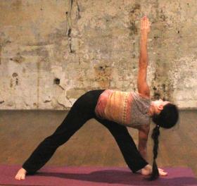 Parivritta trikonasana.jpg